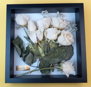 You can quickly buy a bouquet of Freeze-dried flowers from IDeal Flowers at the office store: